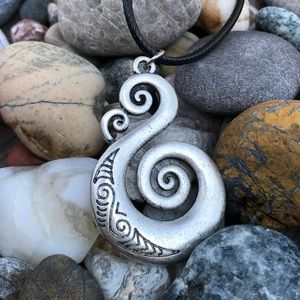 Men’s tribal wave necklace